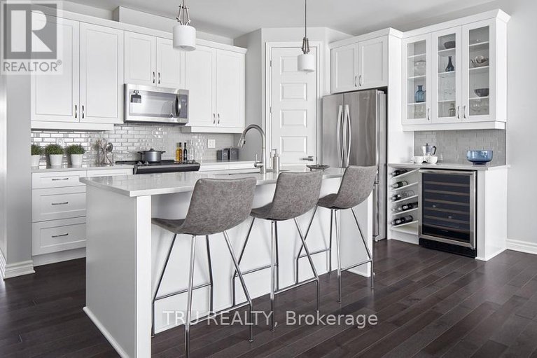 29298216/38-billings-avenue-w/iroquois/south-dundas/ontario/K0E1K0_4