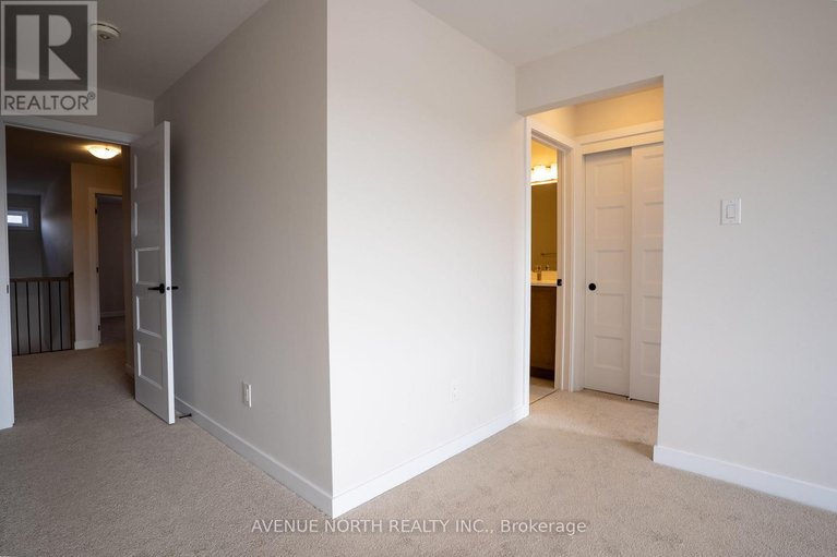 29330724/210-ginebik-way/blossom-parkkemp-parkfindlay-creek/ottawa/ontario/K1X0H4_41