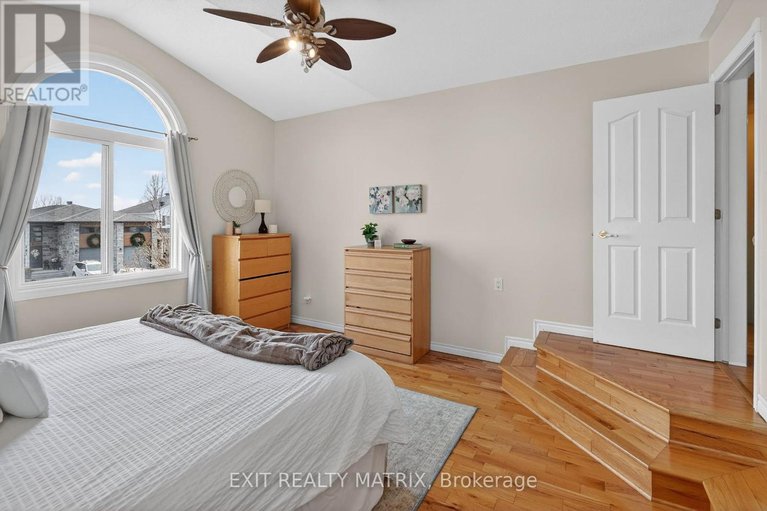 29656058/292-stiver-street/village-of-russell/russell/ontario/K4R1G8_14