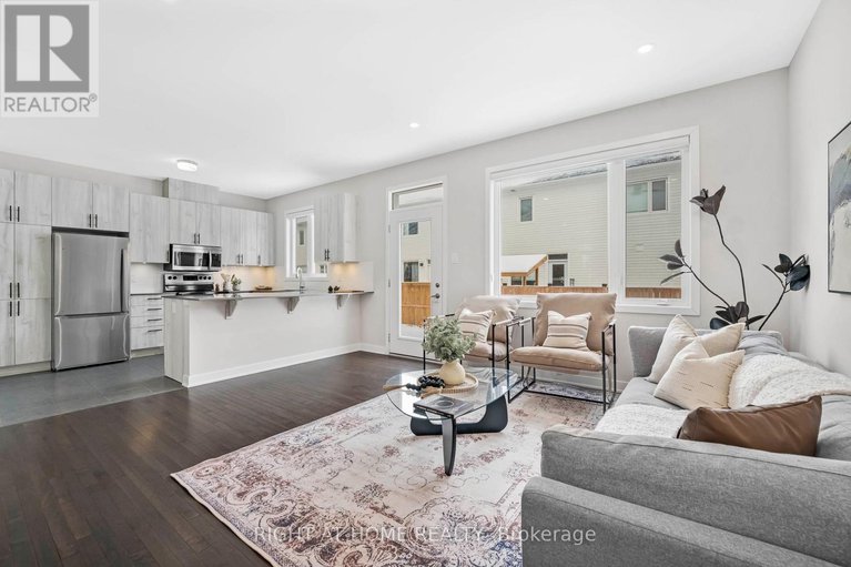 29218592/30-chasing-grove/btwn-franktown-rd-fallowfield-rd/ottawa/ontario/K0A2Z0_12