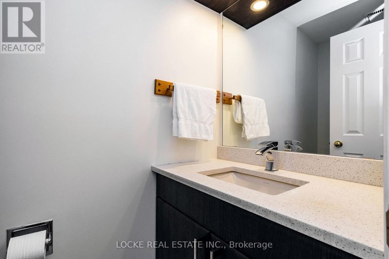 29535443/1404-forest-valley-drive/chapel-hill/ottawa/ontario/K1C5M8_20