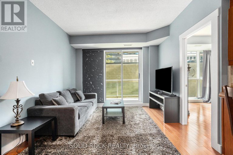 28710225/202-134-york-street/lower-townbyward-market/ottawa/ontario/K1N1K8_9