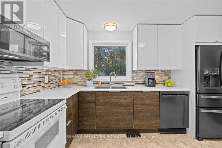 29053070/42-haywood-crescent/katimavik/ottawa/ontario/K2L2J2_16