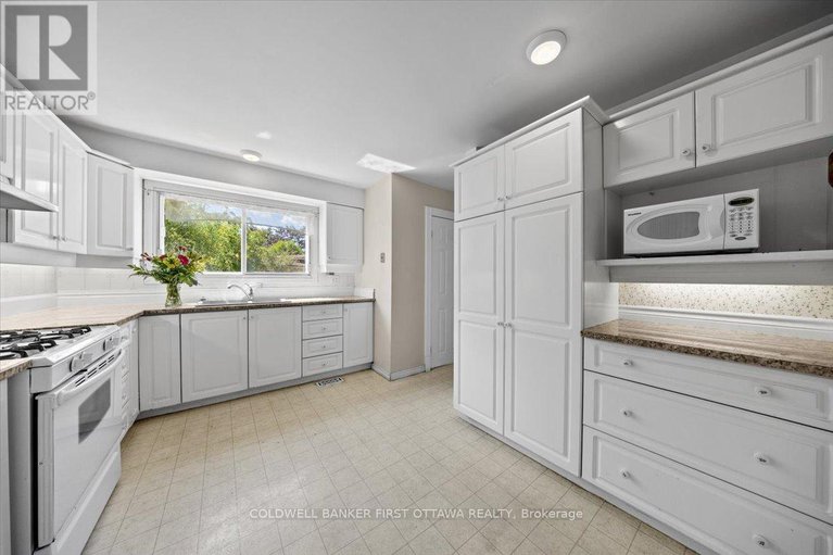 28767158/2326-harding-road/elmvale-acresurbandale/ottawa/ontario/K1G3B9_22