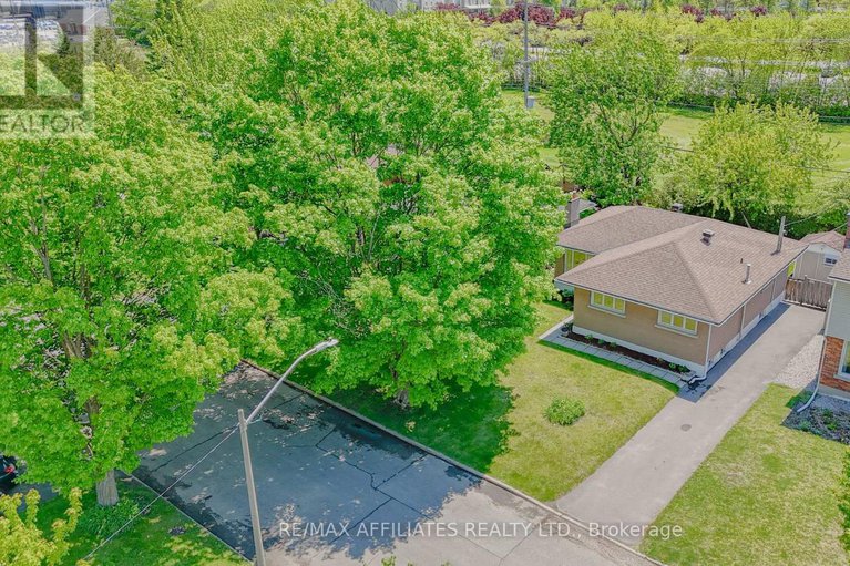 28513866/536-browning-avenue/riverview-park/ottawa/ontario/K1G0T4_4