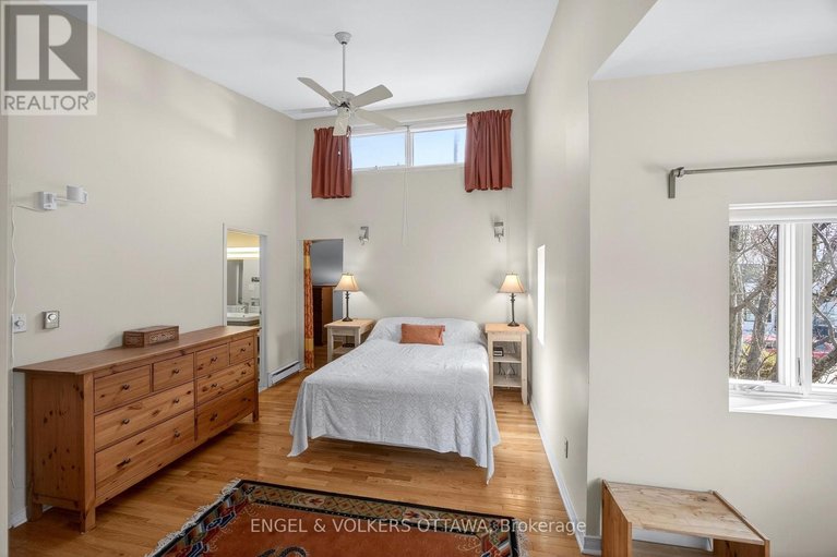 29617139/424-lochaber-avenue/westboro-west/ottawa/ontario/K2A0A6_32