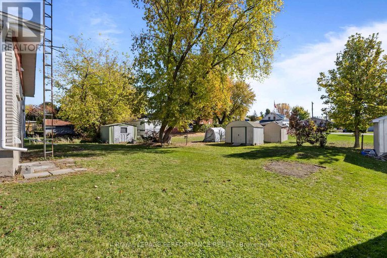 29003462/108-elgin-street-w/alexandria/north-glengarry/ontario/K0C1A0_35