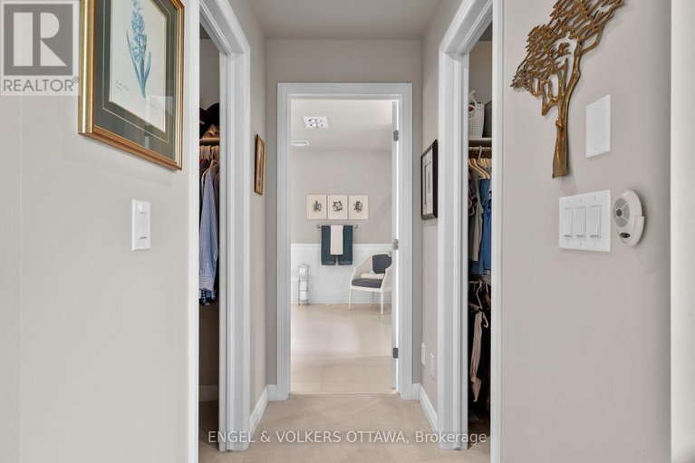 28806486/27-esquimault-avenue/bruce-farmgraham-parkqualicumbellands/ottawa/ontario/K2H6Z4_27