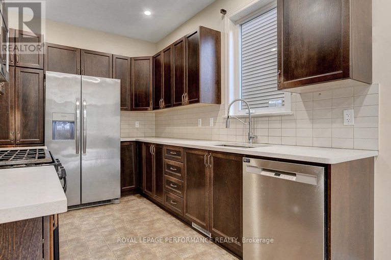 29033404/880-white-alder-avenue/blossom-parkkemp-parkfindlay-creek/ottawa/ontario/K1T0H4_11