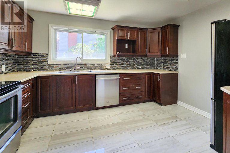 29114747/14-roberta-crescent/pheasant-run/ottawa/ontario/K2J1G6_10