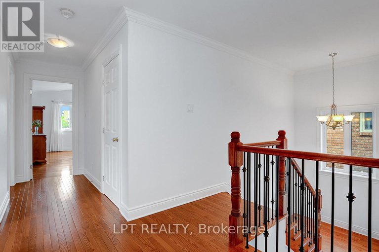 28311107/10a-ashburn-drive/borden-farmstewart-farmcarleton-heightsparkwood-hills/ottawa/ontario/K2E6N3_23