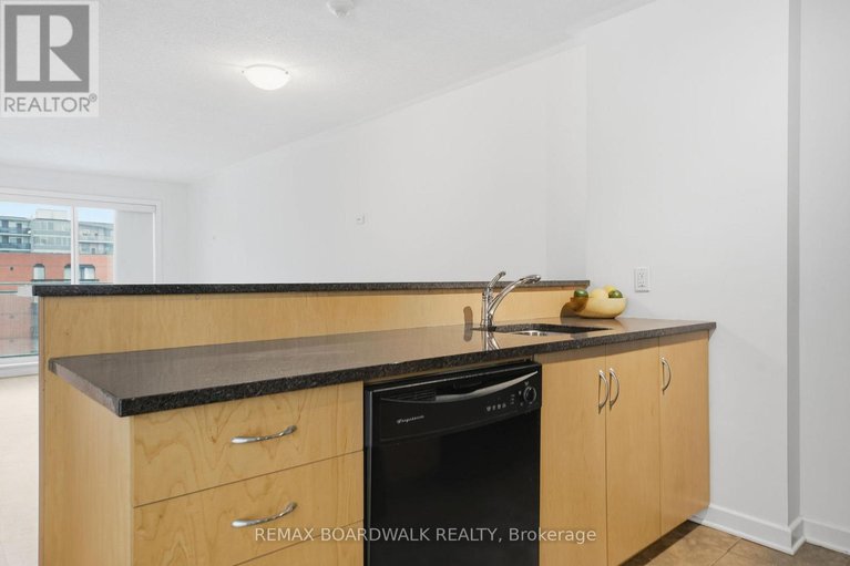 29237986/908-138-somerset-street-w/ottawa-centregolden-triangle/ottawa/ontario/K2P0A3_16