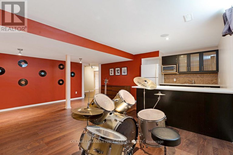 29114346/5525-pettapiece-crescent/manotick-village-manotick-estates/ottawa/ontario/K4M1C6_40