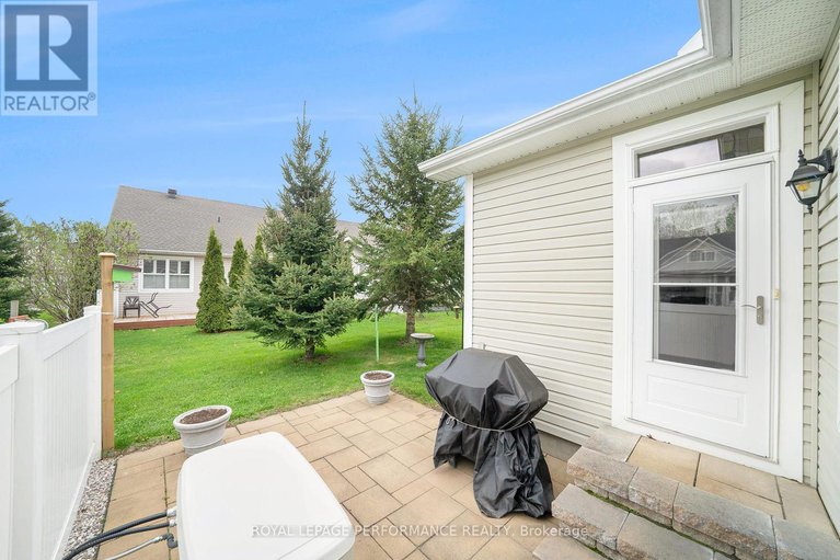 28479506/650-country-trail-private/carlsbad-springs/ottawa/ontario/K0A1K0_35