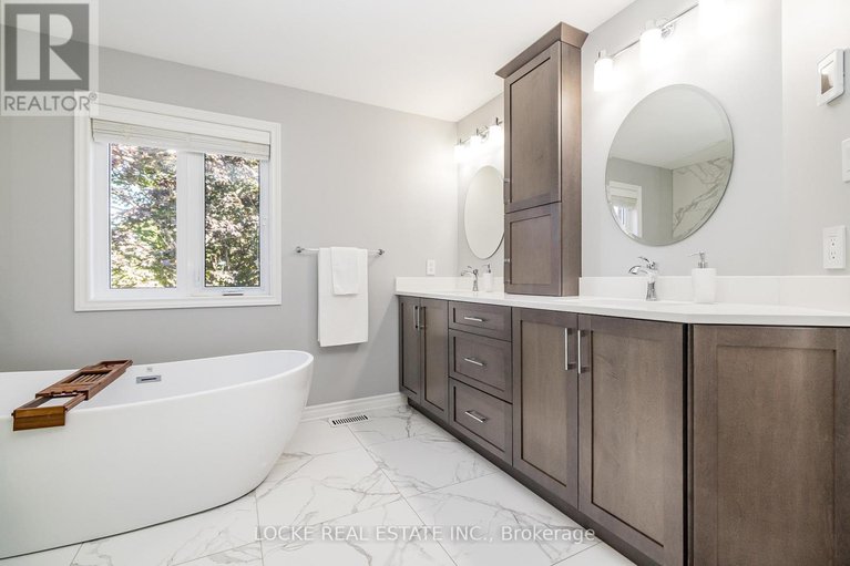 28873478/1668-sansonnet-street/mer-bleuebradley-estatesanderson-park/ottawa/ontario/K1C5Y6_26