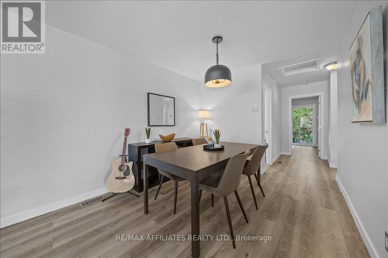 28869216/381-spartan-avenue/vanier/ottawa/ontario/K1K1J6_8