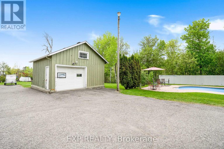 28327080/8-john-street/lorignal/champlain/ontario/K0B1K0_38