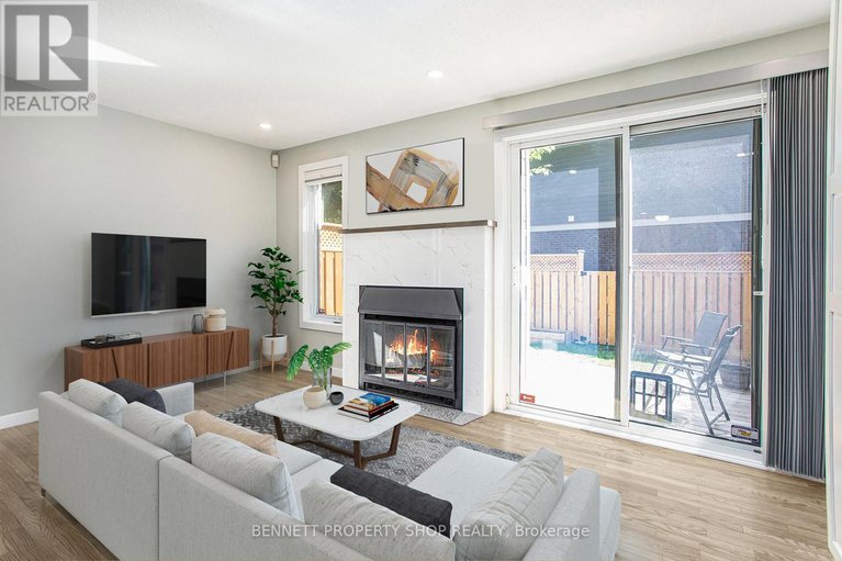 28865552/77-1642-du-sommet-place/chateauneuf/ottawa/ontario/K1C4Y9_2