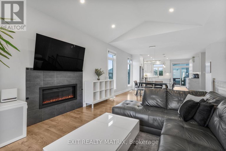 28967482/101-lyon-street/embrun/russell/ontario/K0A1W0_7