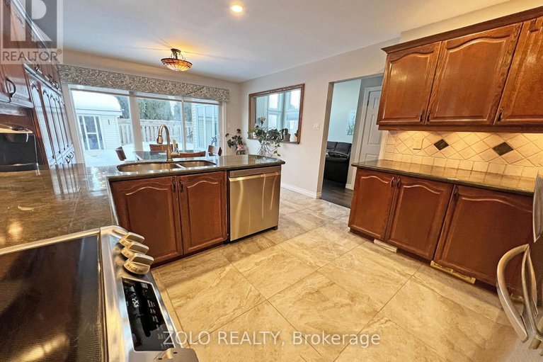 29336515/736-hauteview-crescent/fallingbrookridgemount/ottawa/ontario/K4A2B8_18