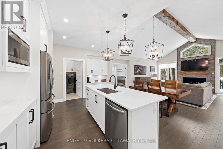 29584984/221-blackhorse-drive/north-grenville-twp-kemptville-south/north-grenville/ontario/K0G1J0_11