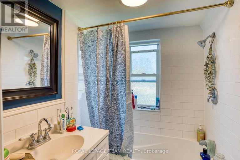 28435512/24-mercer-street/almonte/mississippi-mills/ontario/K0A1A0_29