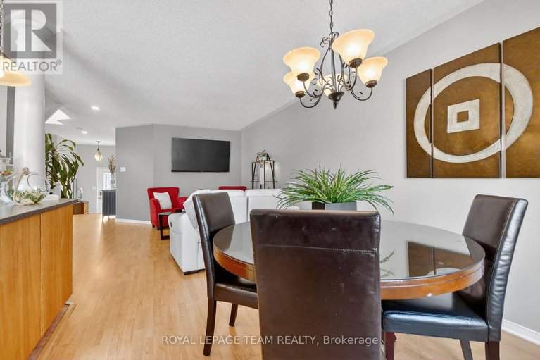 29421780/6302-sablewood-place/chapel-hill/ottawa/ontario/K1C7M6_10