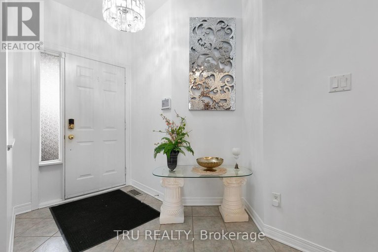 28714500/18-gannet-street-w/carson-meadows/ottawa/ontario/K1K4T7_3