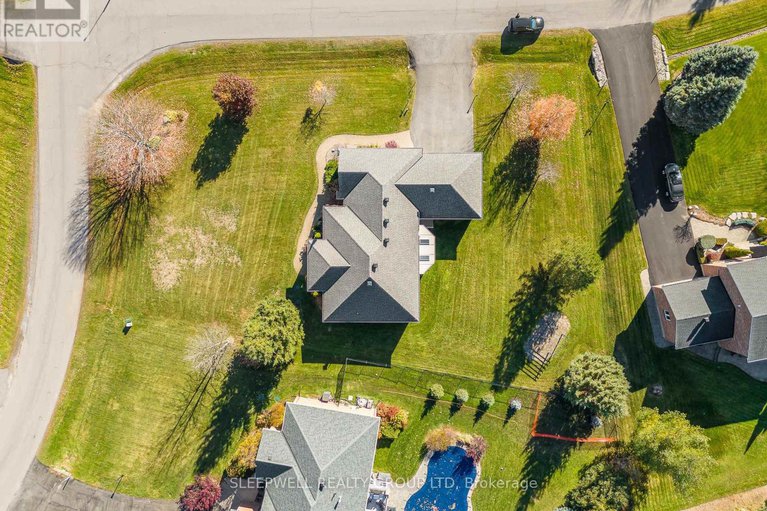 29058156/1040-misty-morning-lane/greely/ottawa/ontario/K4P1P8_3