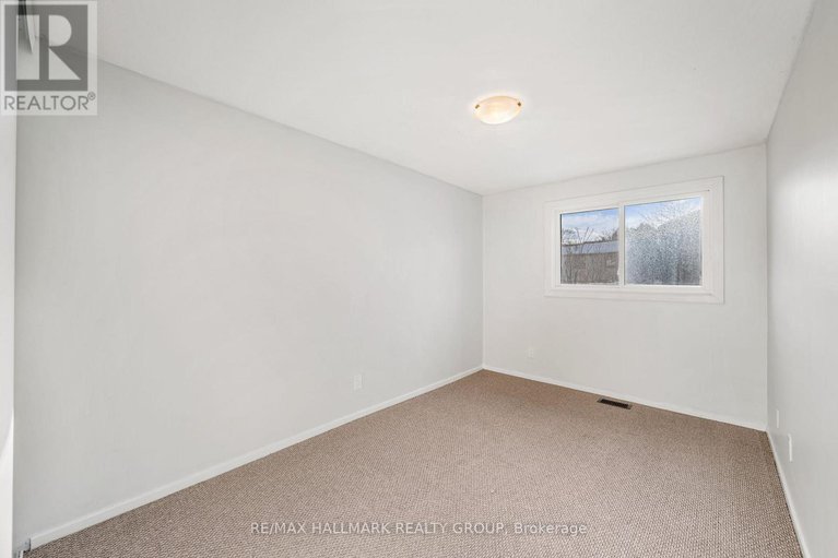 29385711/75-1348-bethamy-lane/beacon-hill-south/ottawa/ontario/K1J8P4_27