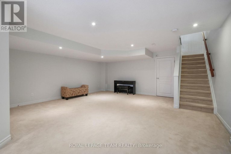 29255822/211-butterfly-walk/mer-bleuebradley-estatesanderson-park/ottawa/ontario/K1W0G6_36