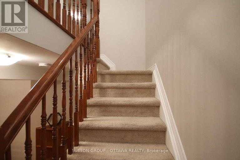 28983773/1267-shillington-avenue/carlington/ottawa/ontario/K1Z8A1_27