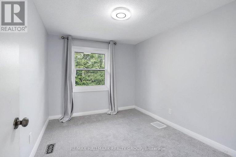 29009962/1108-merivale-road/carlington/ottawa/ontario/K1Z6B2_15