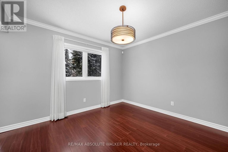 29426373/944-raftsman-lane/convent-glen/ottawa/ontario/K1C2V8_11