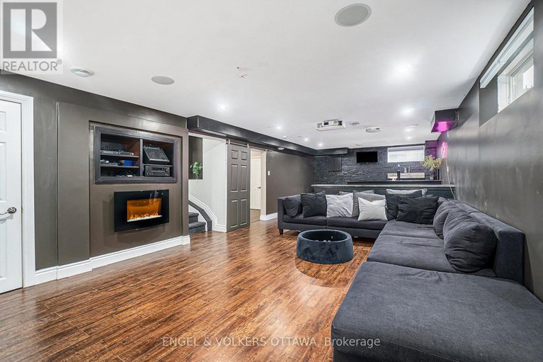 28918373/2399-glandriel-crescent/springridgeeast-village/ottawa/ontario/K4A4T1_22