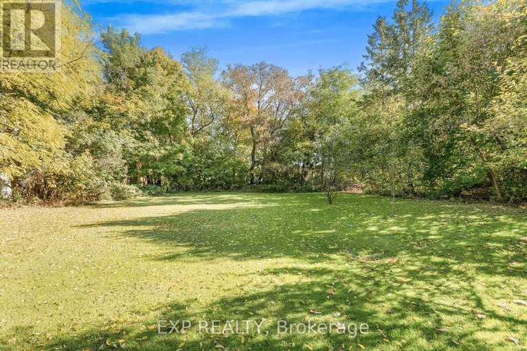 28642527/93-high-street/vankleek-hill/champlain/ontario/K6A1B4_26