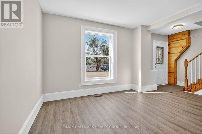 28983025/45-carleton-street/almonte/mississippi-mills/ontario/K0A1A0_26