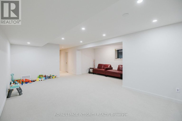 29214068/900-chipping-circle-s/riverside-southgloucester-glen/ottawa/ontario/K4M0E7_39