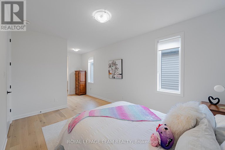 28284259/2055-wanderer-avenue/mahogany-community/ottawa/ontario/K4M0W9_32