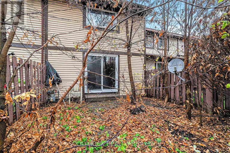 29065539/90-15-baneberry-crescent/glencairnhazeldean/ottawa/ontario/K2L2Y3_28