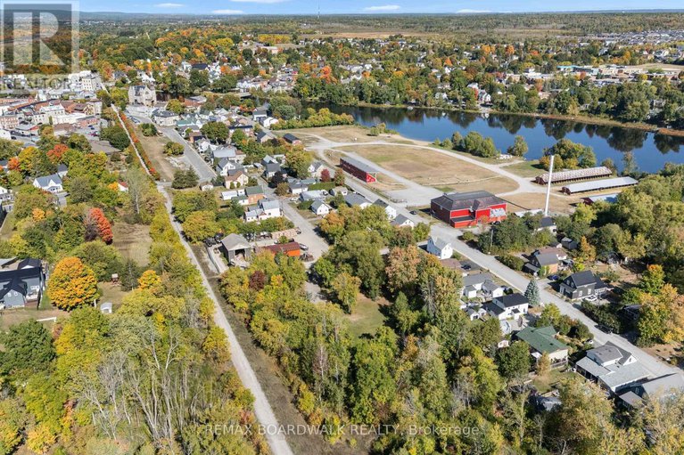 29210498/290-water-street/almonte/mississippi-mills/ontario/K0A1A0_47