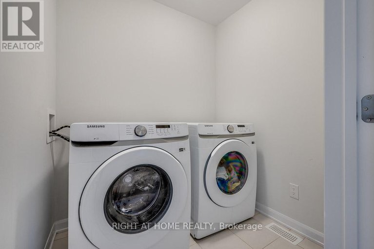 28660132/301-drumlish-lane/half-moon-bay/ottawa/ontario/K2J6Y1_22