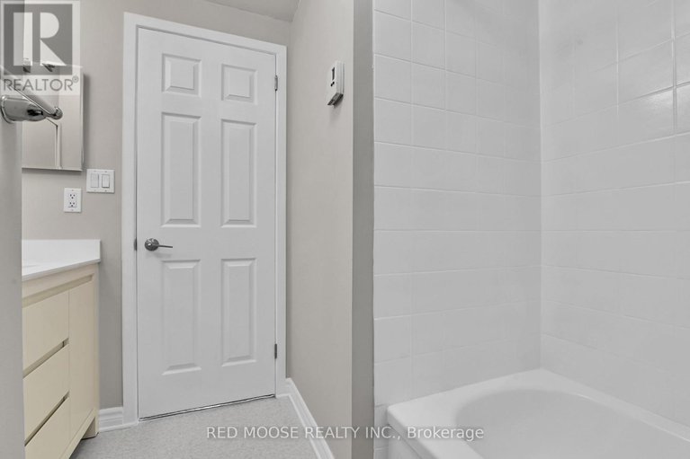 29074227/69-2970-olympic-way/blossom-parkleitrim/ottawa/ontario/K1T1Y4_31