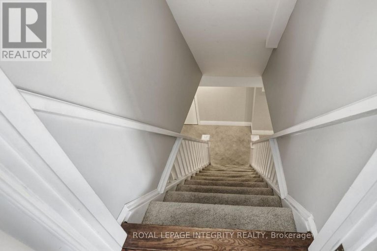 29316968/1055-plante-drive/hunt-clubwestern-community/ottawa/ontario/K1V9E5_34