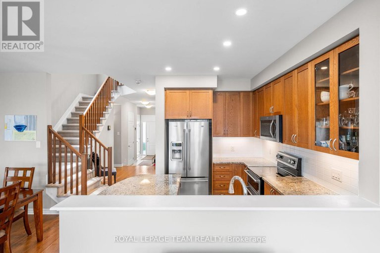 28396452/844-cedar-creek-drive/blossom-parkkemp-parkfindlay-creek/ottawa/ontario/K1T0B3_8