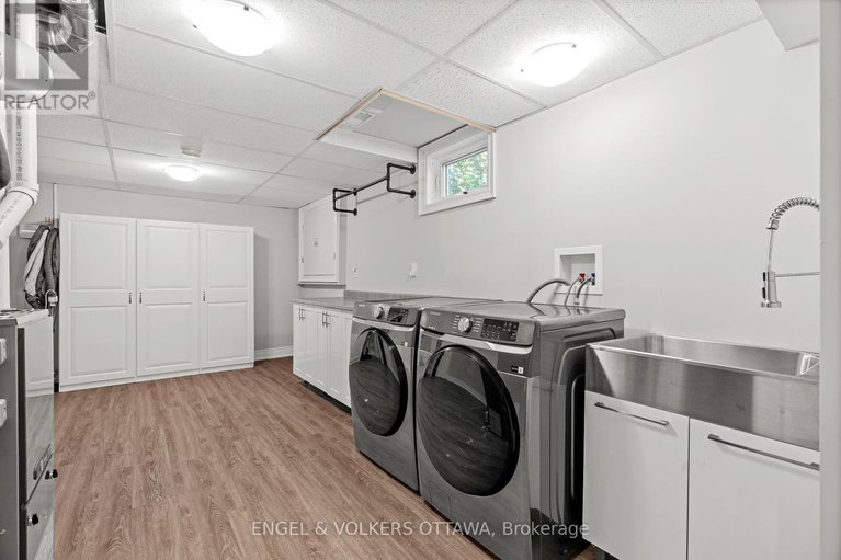28479228/20-assiniboine-drive/borden-farmstewart-farmcarleton-heightsparkwood-hills/ottawa/ontario/K2E5R7_30