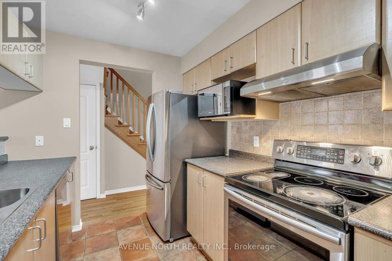 28397095/352-freedom-private/riverview-park/ottawa/ontario/K1G6W4_9