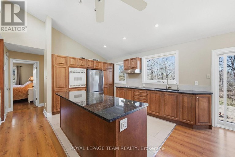 29687996/2870-old-maple-lane/dunrobin-shores/ottawa/ontario/K0A1T0_16
