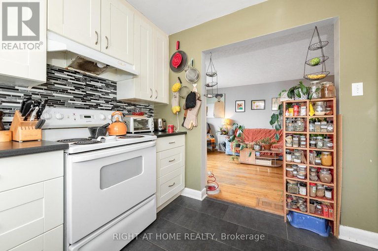 28537509/2421-iris-street/parkway-park/ottawa/ontario/K2C1C7_14