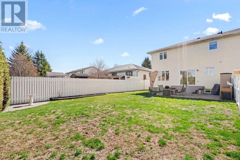 29633987/5520-bridlewood-court/iroquois/south-dundas/ontario/K0E1K0_29